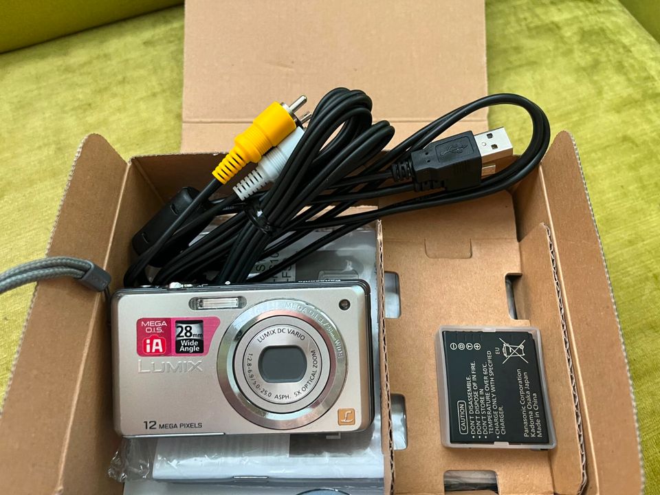 Panasonic LUMIX DMC-FS10/DMC-FH1 12,1 MP Digitalkamera – Silber + in Lübeck