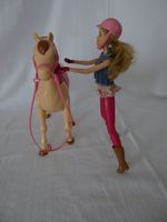 Mattel Barbie mit laufendem Pferd  original Outfit Bayern - Tiefenbach Kr Passau Vorschau