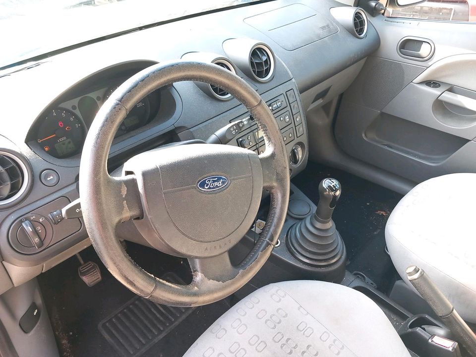 Ford Fiesta MK6 3-Türer schwarz Bj.2003 Schlachtfest 1.4 L 59kw in Hamm