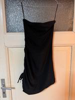 Shein Damen Minikleid Gr. 36 schulterfrei Glitzer Niedersachsen - Nienstädt Vorschau