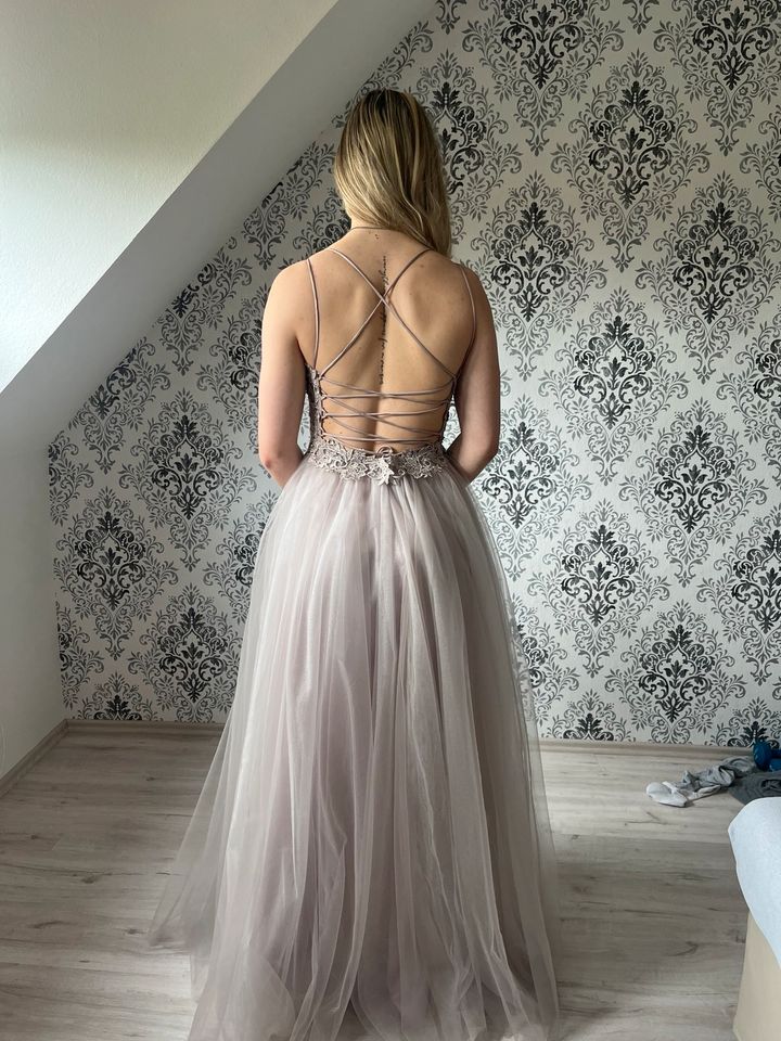 Abiballkleid in Blomberg