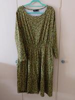 Damenkleid 52/54 Bonprix grün mit Blumenmuster Bayern - Murnau am Staffelsee Vorschau