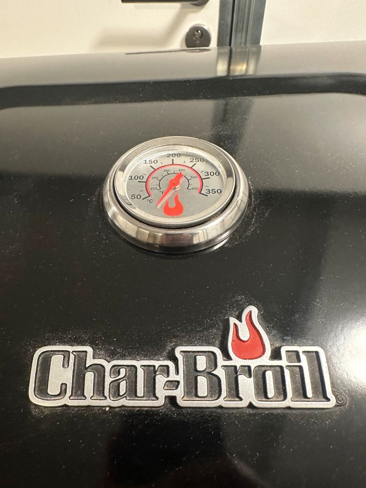 Char Broil Hybrid Grill (Gas2Coil, Gas & Holzkohle) in Bielefeld