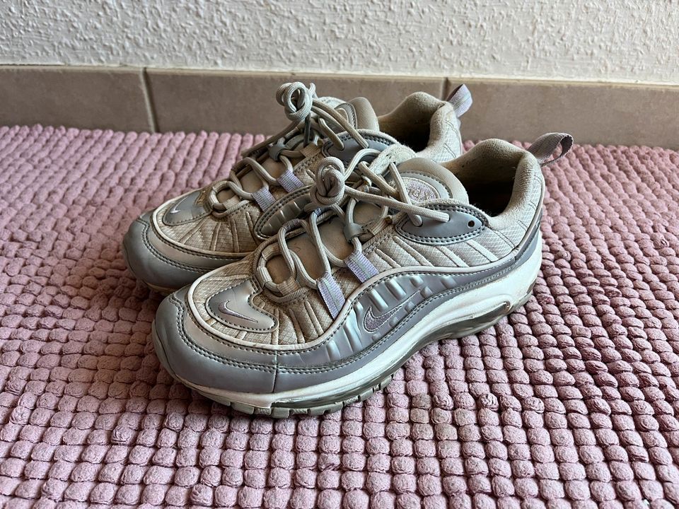 Vintage Nike Air Max 98 Silber EU 37,5 / US 6.5 Airmax 1998 in  Baden-Württemberg - Mannheim | eBay Kleinanzeigen ist jetzt Kleinanzeigen