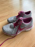 Nike Sneaker Damen grau/pink Gr. 39 Düsseldorf - Pempelfort Vorschau