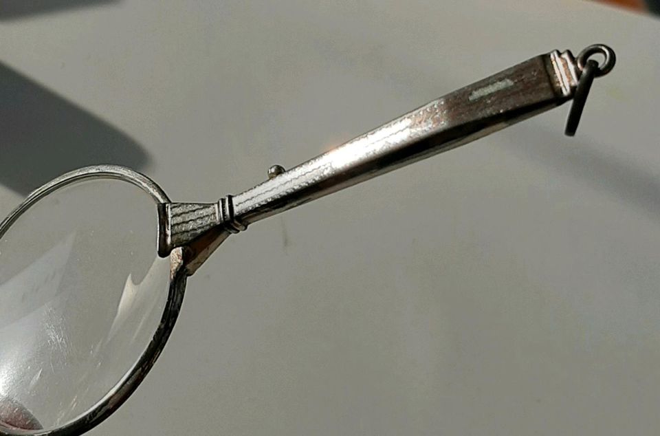 Jugendstil Lorgnette  versilbert (835er Silber) in Kassel