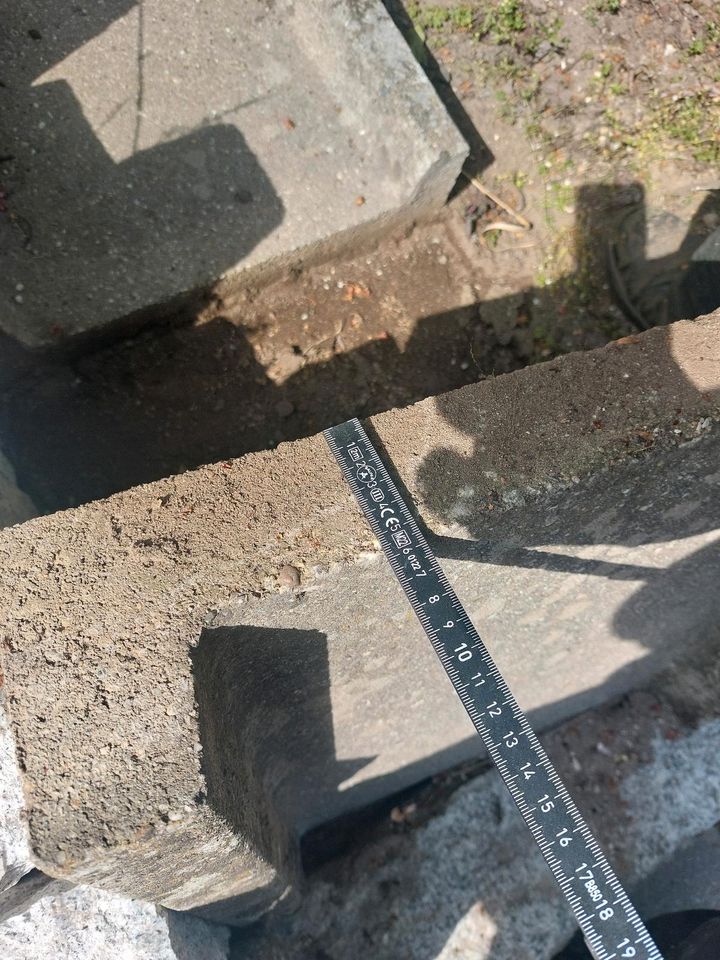 Gehwegplatten grau ca. 15 Meter - U-Profil in Schwabach