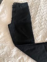 Jeans Super Skinny Gr. 40 schwarz 5-Pocket Clockhouse Rheinland-Pfalz - Worms Vorschau