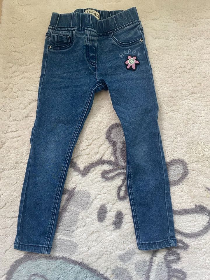 Mädchen Jeans 110 in Osnabrück