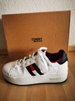 Tommy Jeans Flatform Flag Sneaker in OVP  Gr. 39 Hessen - Seligenstadt Vorschau