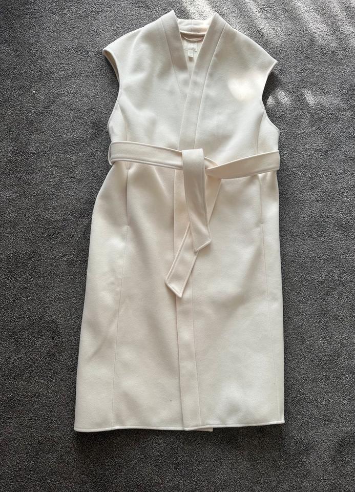 Elegante beigefarbene ärmellose Jacke, Mantel, Weste von H&M. in Meckenheim