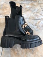 Chelsea Boots schwarz Lackleder Kette gold Leder Plateau Sachsen - Annaberg-Buchholz Vorschau