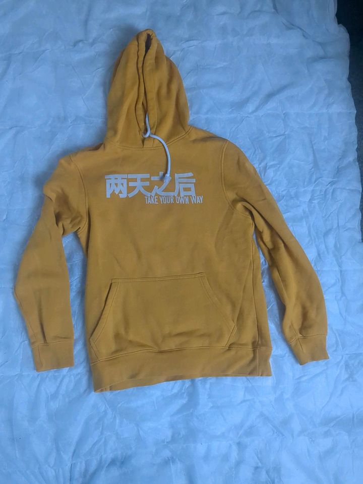 Sweatshirt ocker Gr. M in Zülpich