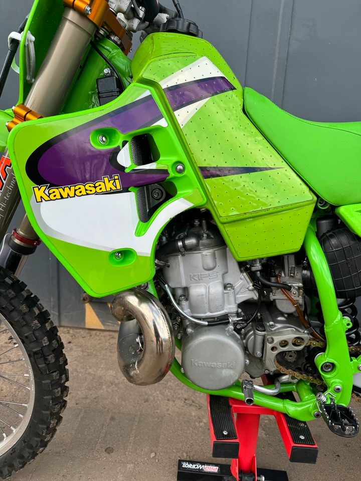 Kawasaki Kx 500 im Bestzustand in Tensfeld