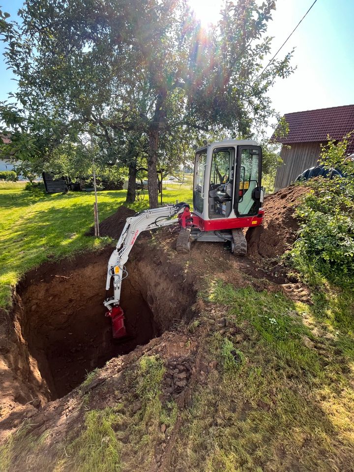 Takeuchi Tb225, Baumaschinenvermietung, Service in Vogt