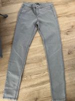 Clockhouse Regular graue Skinny Jeans Größe M Nordrhein-Westfalen - Brilon Vorschau