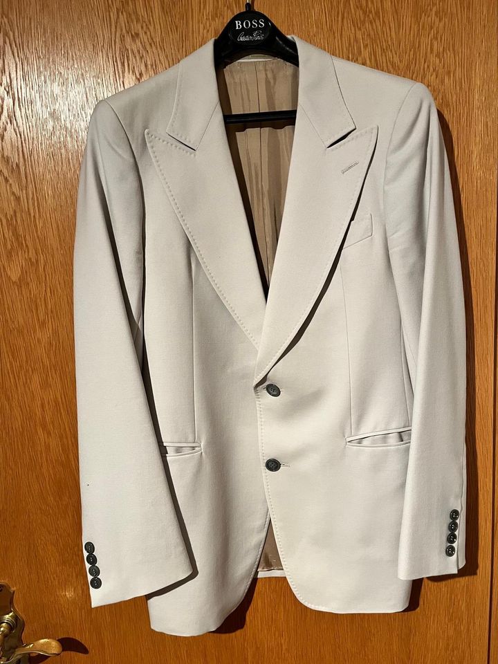 Cremefarbenes Dinner Jacket Gr. 48 von BOSS in München