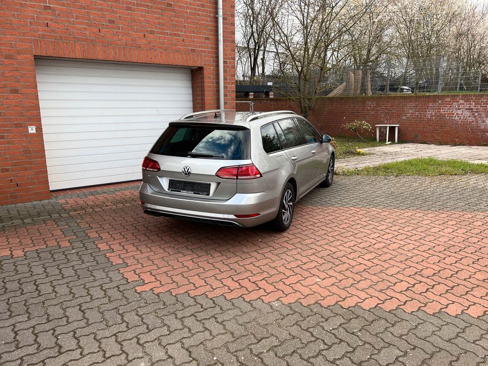 VW Golf VII Variant 1.6 TDI DSG Comfortline STHZ ACC in Ronnenberg