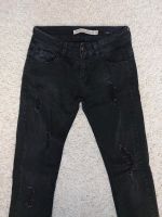 Jeans von Zara - schwarz, ripped/used look, low waist Gr. 34 Baden-Württemberg - Esslingen Vorschau