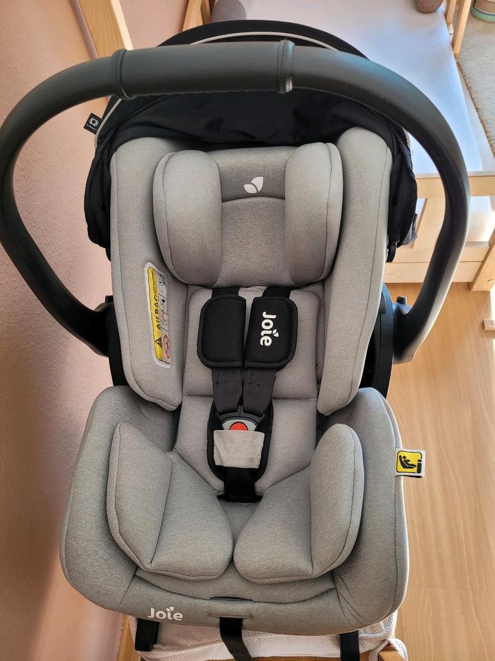 Joie i-level Babyschale inkl. Isofix Basisstation in Burbach