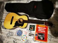 Anfänger Gitarre mit Zubehör Tasche Stimmgerät Lernbuch etc. Nordrhein-Westfalen - Plettenberg Vorschau