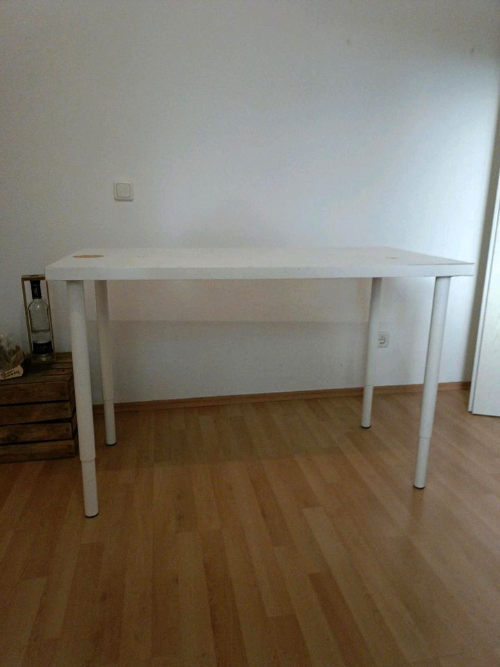 Schreibtisch/Arbeitstisch in Siegen