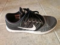 Nike Sportschuhe schwarz grau weiß Nordrhein-Westfalen - Gladbeck Vorschau