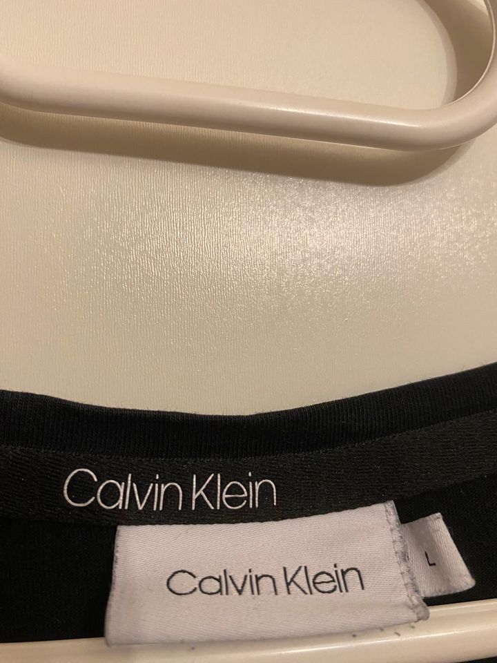 Calvin Klein Pullover Größe L in Mölln