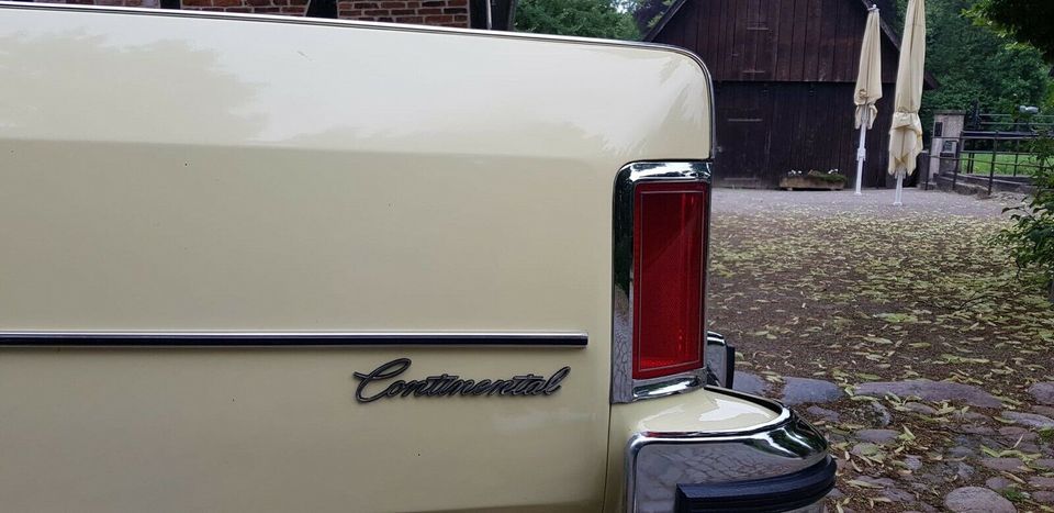 Lincoln Continental Town Coupé 1976 in Rietberg