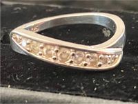 Eleganter Vintage Ring Silber 925 mit 9 weißen Steinen Gr.54 Nordrhein-Westfalen - Oberhausen Vorschau