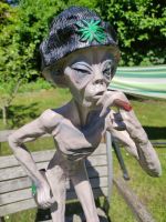 Kiffende Alien Figur aus PE für den Garten ca. 3 kg Nordrhein-Westfalen - Minden Vorschau
