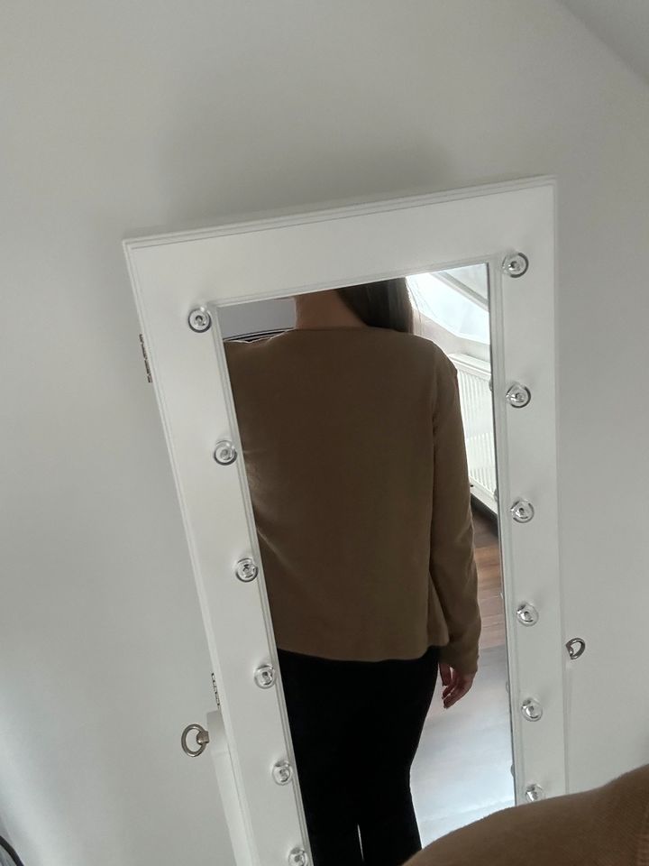 Langarm Cardigan Jäckchen mit Knöpfen beige in Nürnberg (Mittelfr)