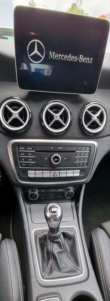 Mercedes A 180 AMG-Line PEAK Edition Sondermodell in Bad Soden am Taunus