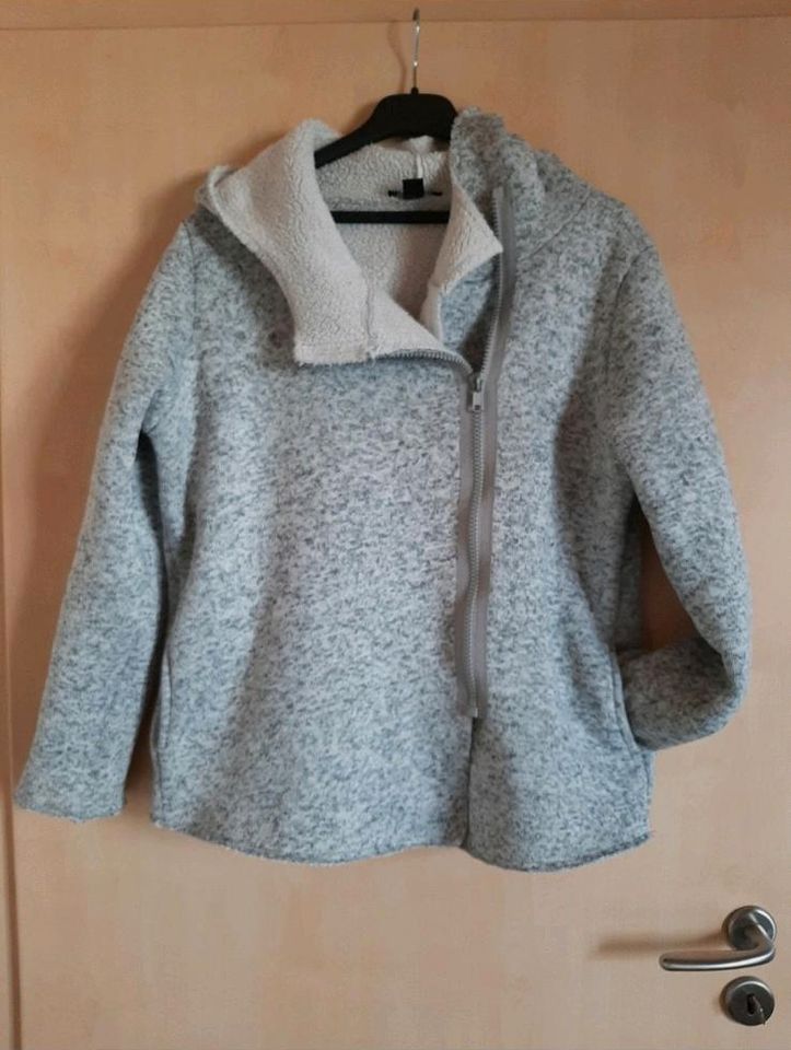 Strickjacke mit Fleece gefüttert 44/46 in Streufdorf Gem Straufhain