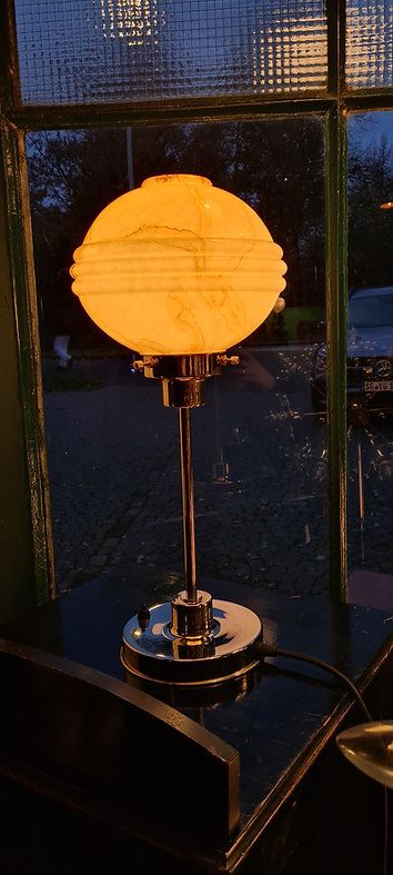 Art Deco Lampenschirm rose`Tischlampe vernickelt in Solingen