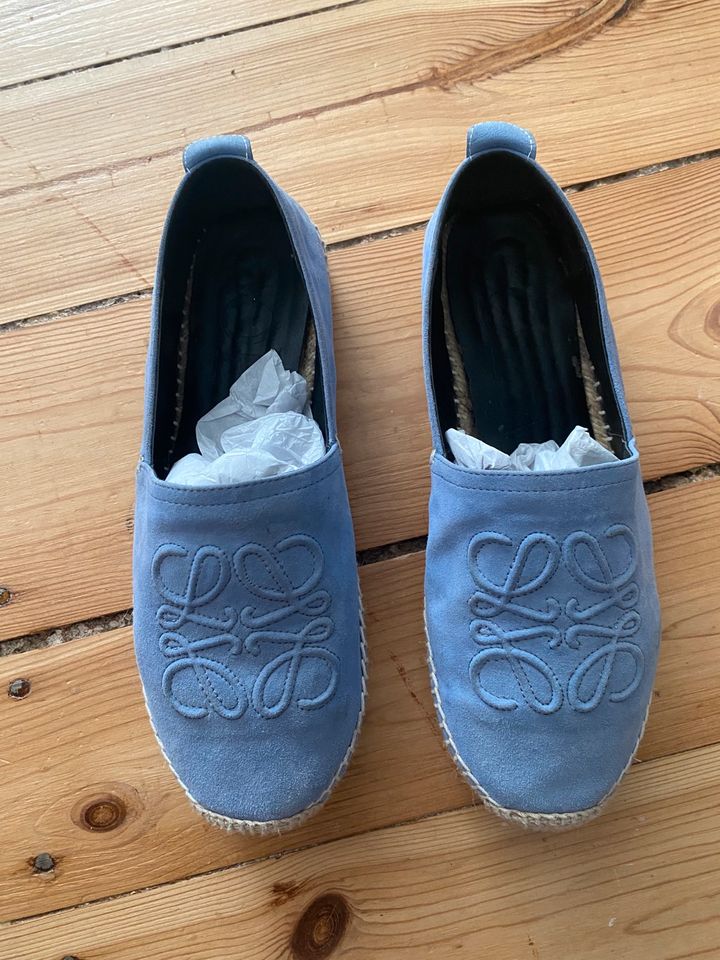 Espadrilles Loewe brand blau wildleder 39 in Berlin - Charlottenburg | eBay  Kleinanzeigen ist jetzt Kleinanzeigen