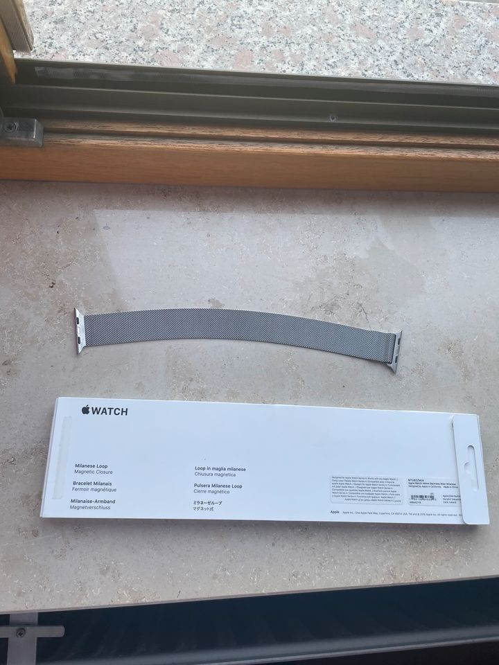 Apple Watch 44mm Steel Milanese Original Armband in Lauda-Königshofen