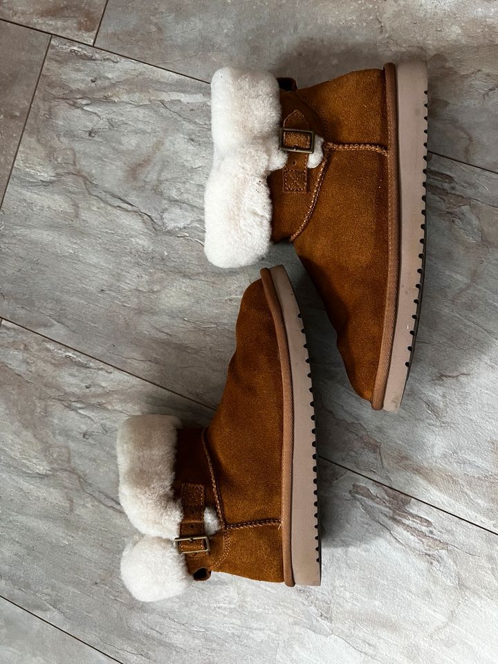 UGG   Koolaburra - Stiefel-Gr. 38 - wie neu in Berlin