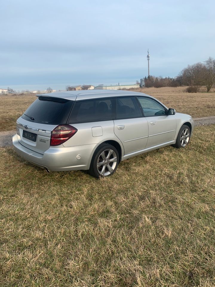 Subaru Legacy 4 WD LPG AUTOGAS 2.0 Automatik Xenon Leder Pano AHK in Seelow