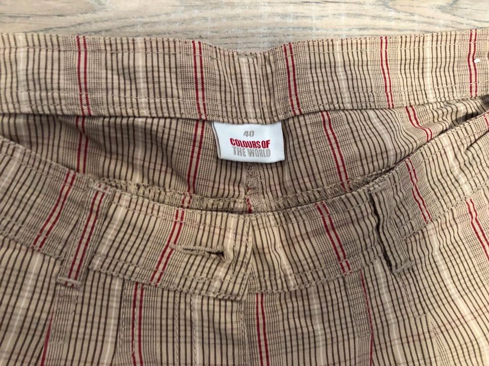 Neuwertige Sommer Damen Shorts Gr.40 beige kariert in Kirchheimbolanden