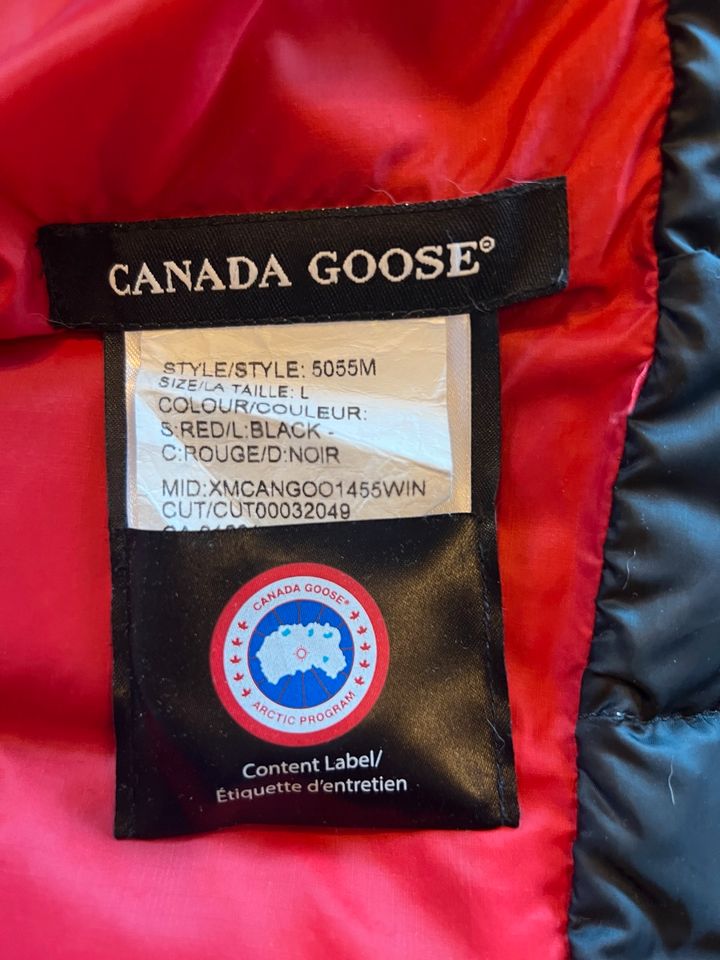 Canada Goose Daunen Jacke Lodge Hoody in Oberteuringen