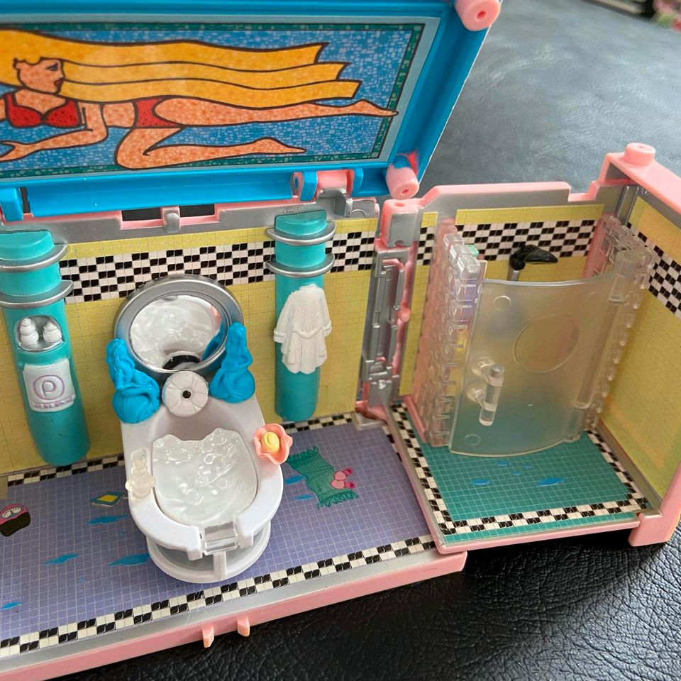 Polly Pocket Stapelvilla Haus Bluebird 1999 90er  Badezimmer in Wernau