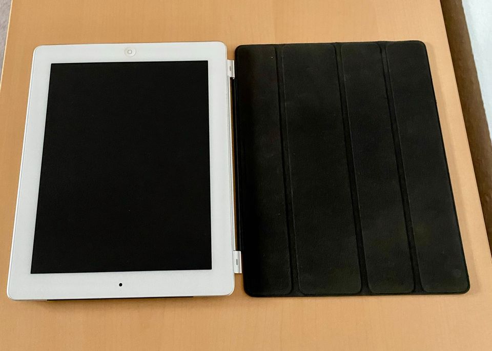 iPad 2 Model A1396 mit  orginal Apple Leder Cover / defekt in Soest