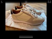 Herren Sneaker Gr.41 NEU und TOP Zustand weiß/creme Hugo Boss Süd - Niederrad Vorschau