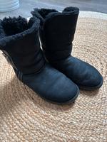 Tamaris Schuhe Schwarz Größe 38 Stiefel gefüttert Hessen - Schauenburg Vorschau