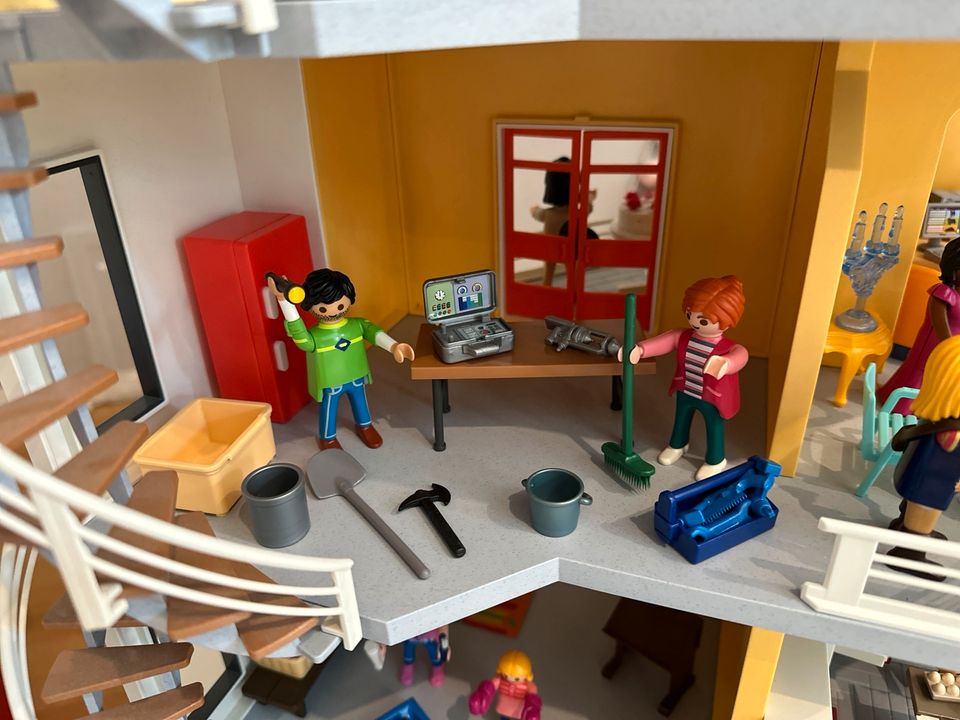 Playmobil Modernes Wohnhaus mit 2 extra Etagen viel Zubehör in Krefeld