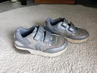 Geox 27-28 silber Blinkeschuhe Sneaker grau Glitzer Klettschuhe Bayern - Rednitzhembach Vorschau