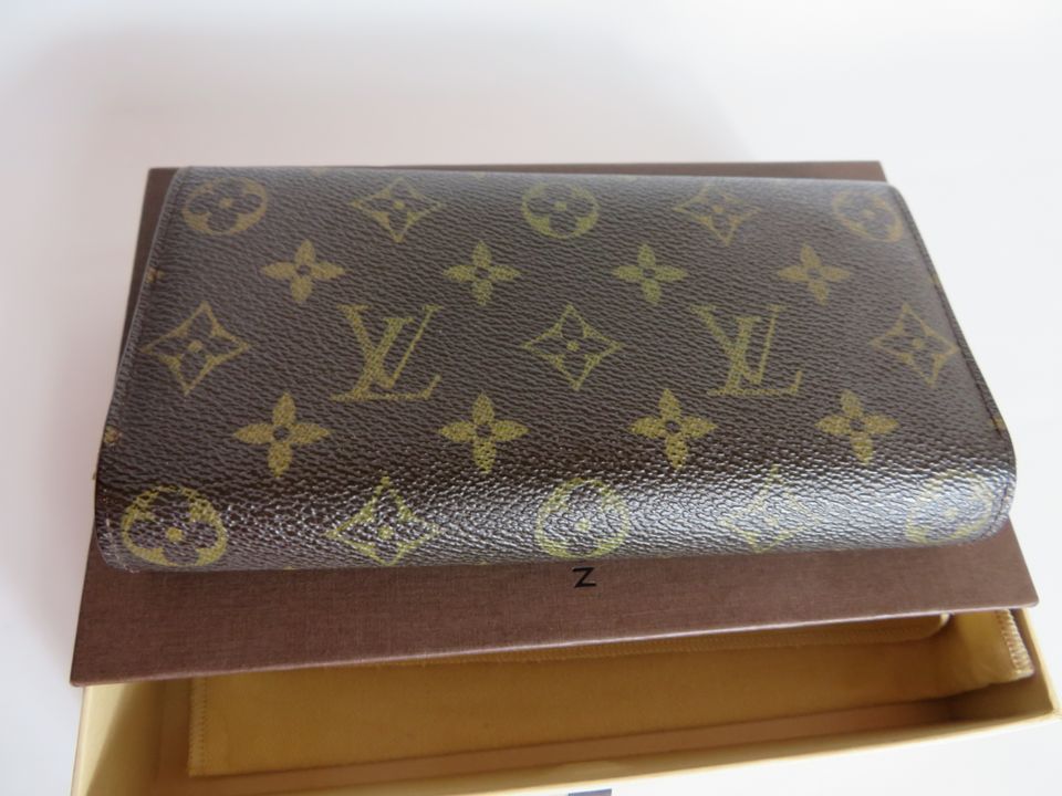 LOUIS VUITTON Sarah Monogram Geldbörse inkl. Box in Recklinghausen