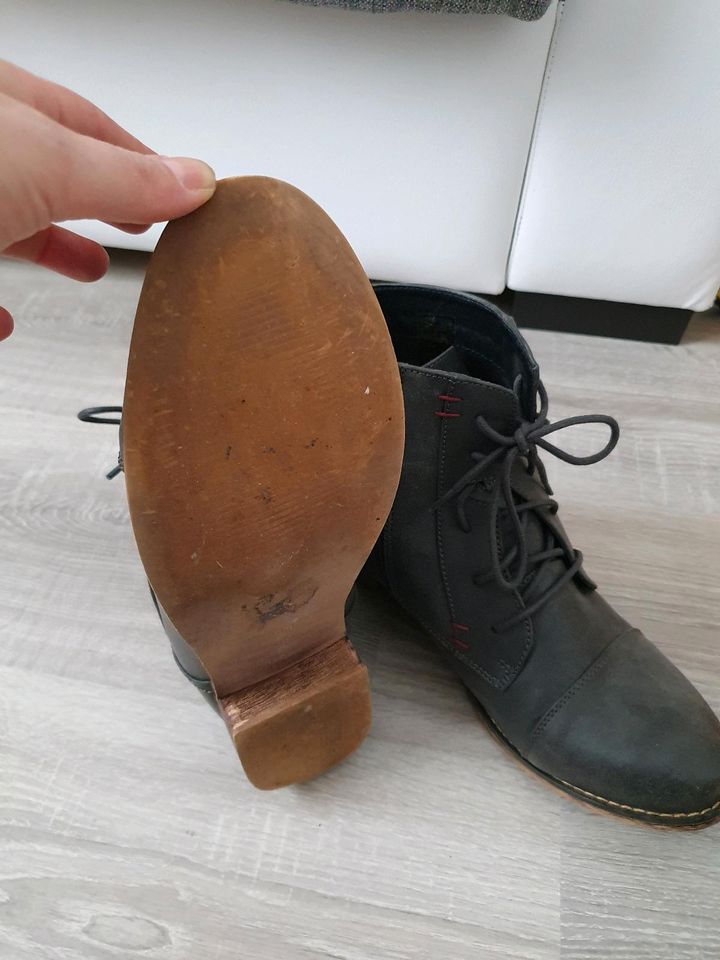Gefütterte Schuhe Gr.41 in Hofgeismar