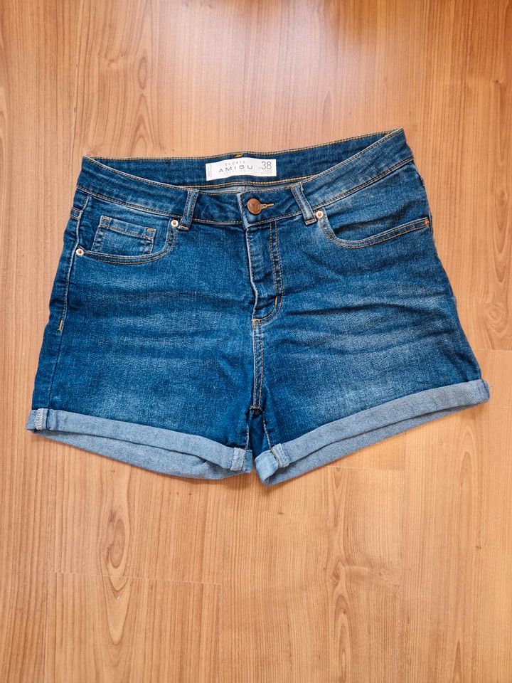 2 New Yorker Jeansshorts Gr. 38 in Fredenbeck